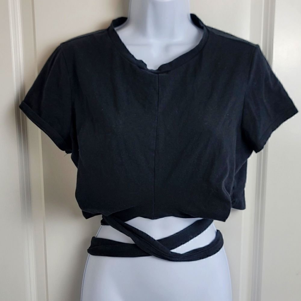 MODERN CITIZEN Strappy Cropped Top